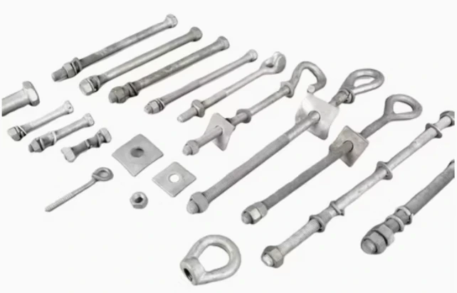 Distintos pernos y anclajes con acabado galvanizado